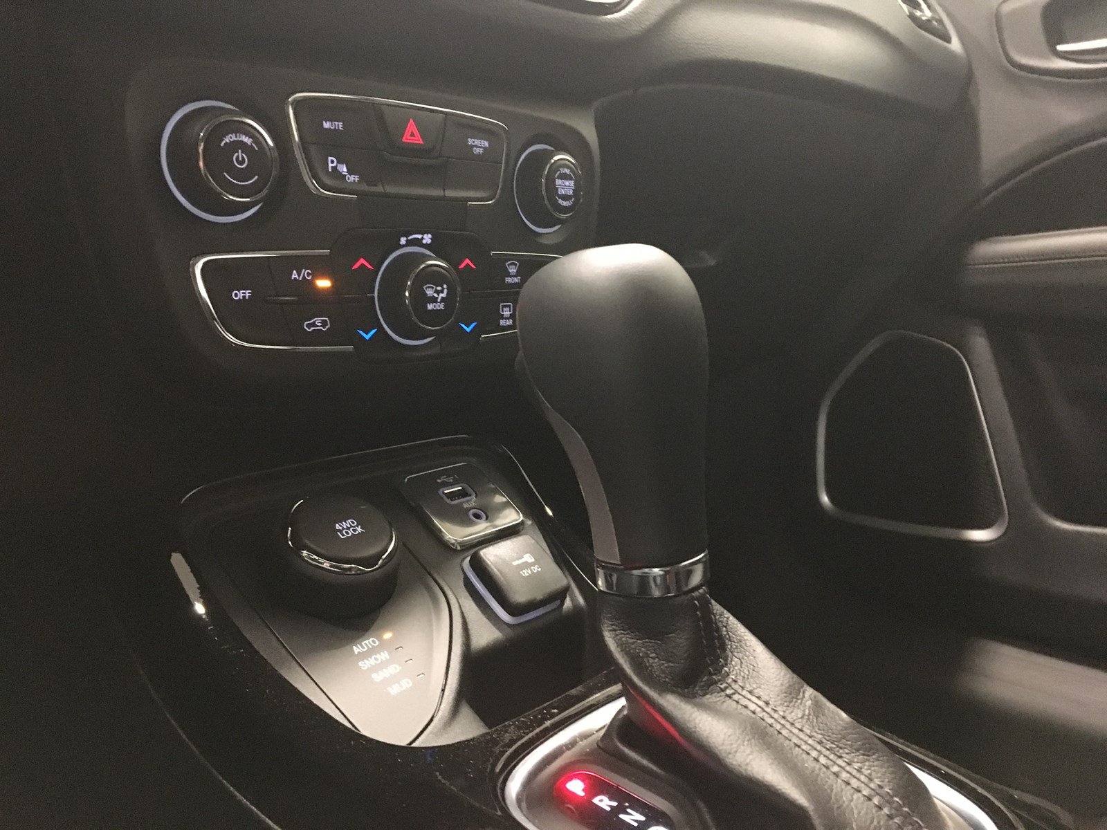 2020 jeep compass steering wheel controls