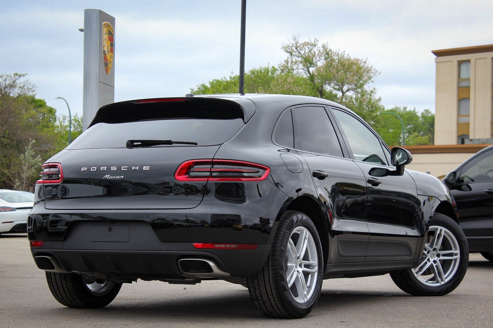 Certified Pre-owned 2018 Porsche Macan Certified Pre-owned Warranty 